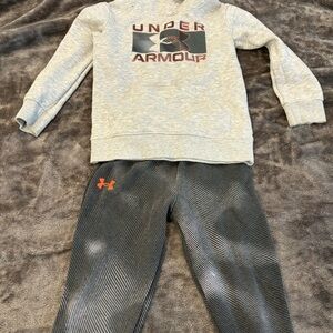 Two Under Armour sweatshirt and matching pants size 6